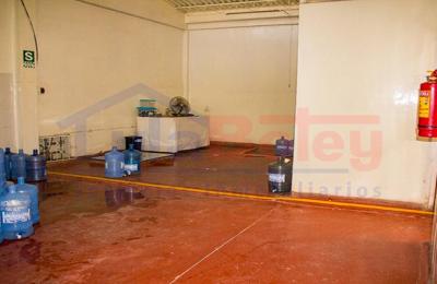 VENTA DE LOCAL COMERCIAL EN JOSÉ LEONARDO ORTIZ